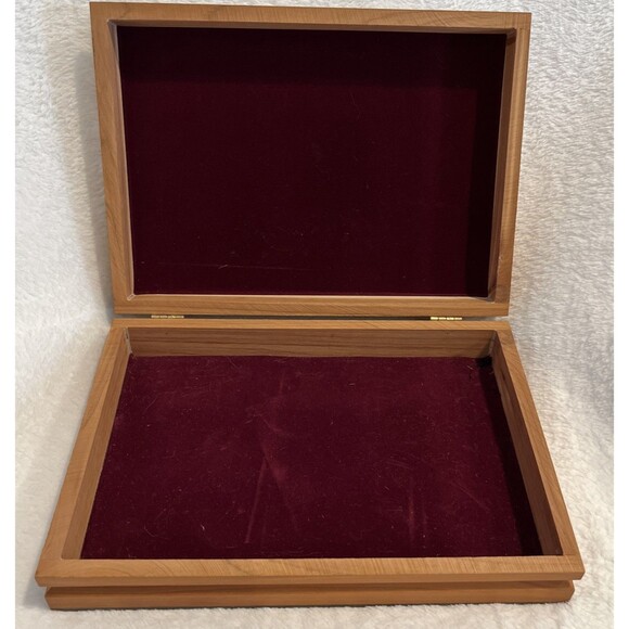 Carol Grigg Native American Art red Velvet Lined Cedar Box/jewelry box 2 1/2x9x6 - Picture 2 of 9